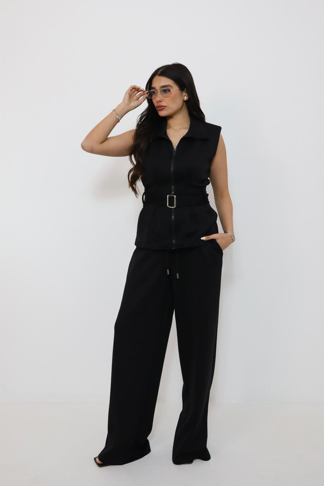 חליפת שחורה לנשים עם וסט ומכנס רחב