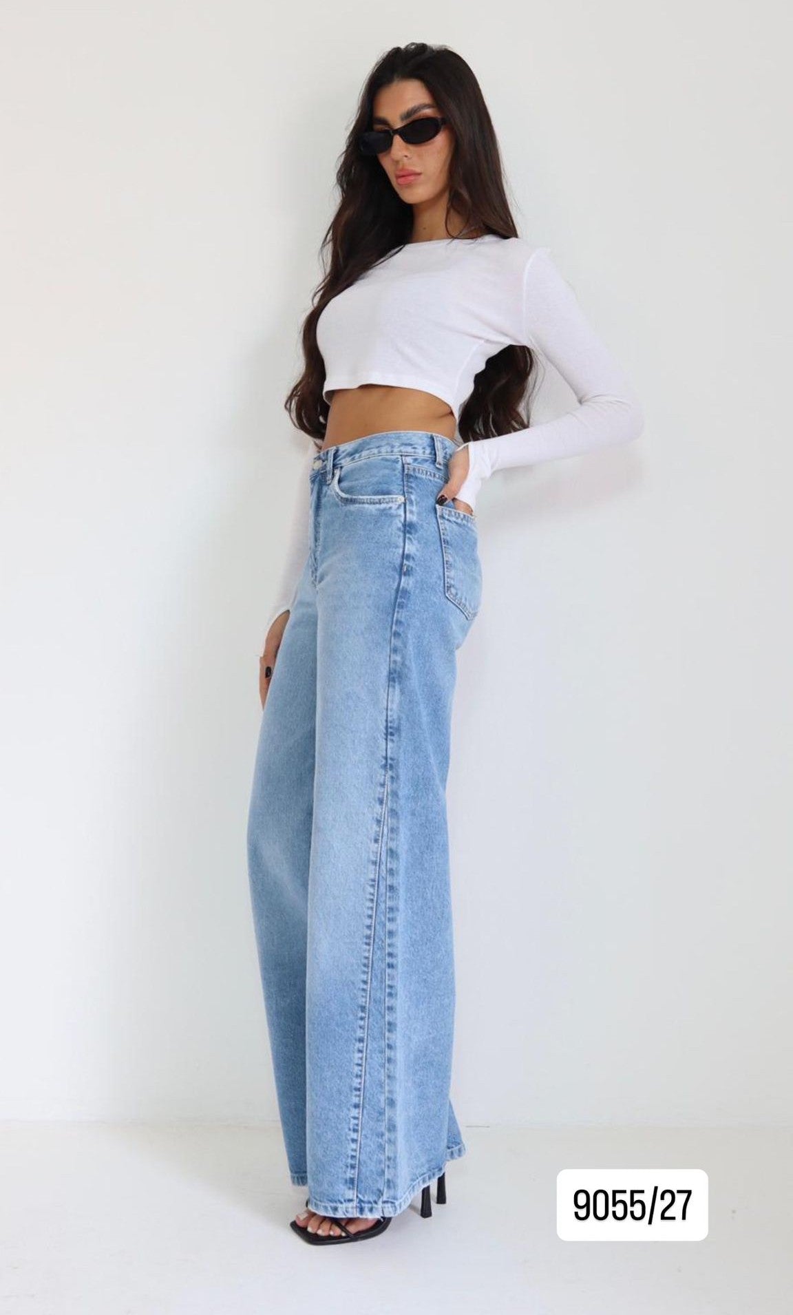 ג׳ינס רחב לנשים ארוך עם סילואט מחמיא