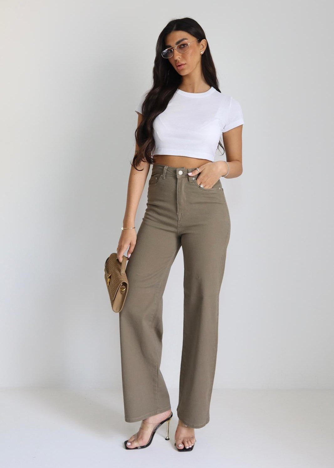 מכנס רחב לנשים בגזרה גבוהה מבט קדמי