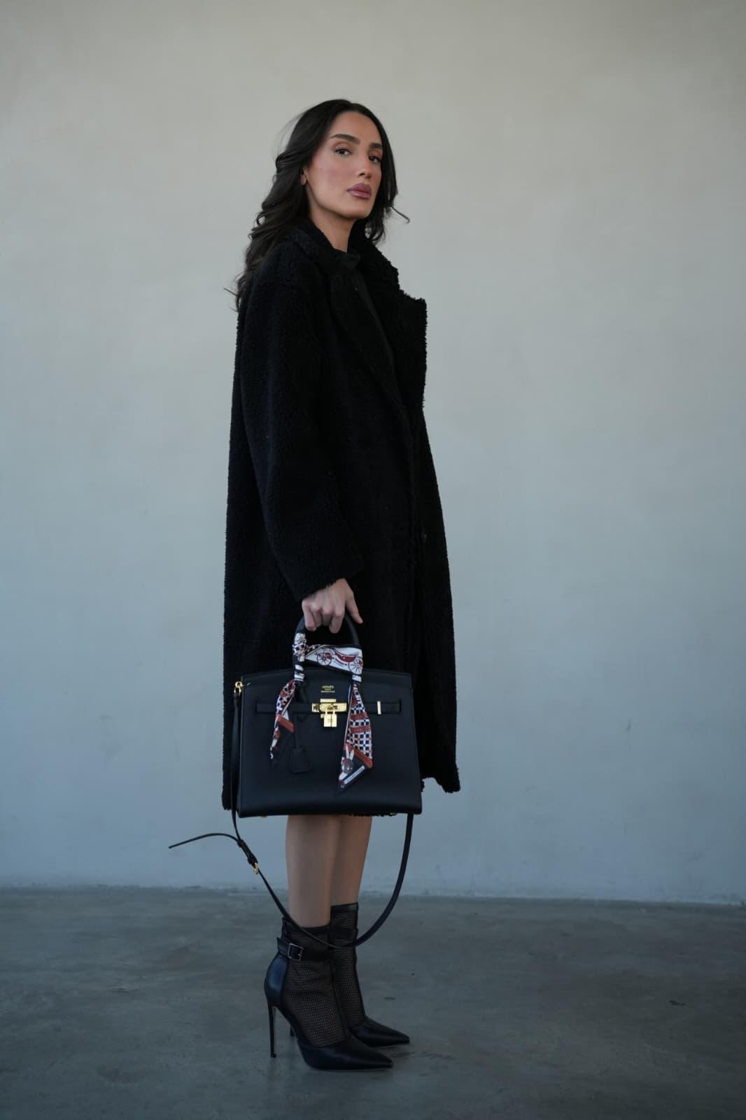 מעיל טד פרווה ארוך לנשים בגזרה מחמיאה