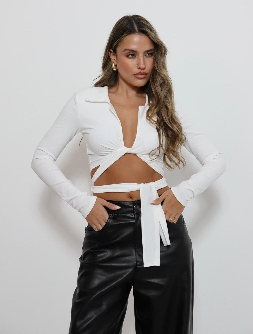 חולצת טופ קשירה לנשים