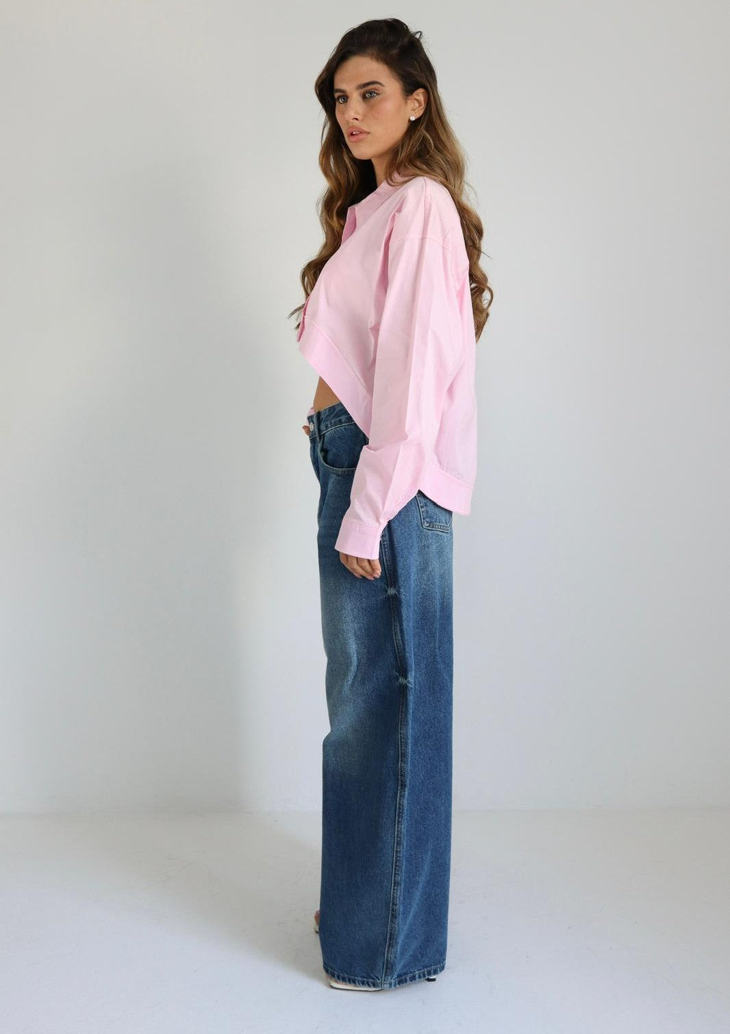 חולצה מכופתרת קרופ לנשים Ema מבט צד