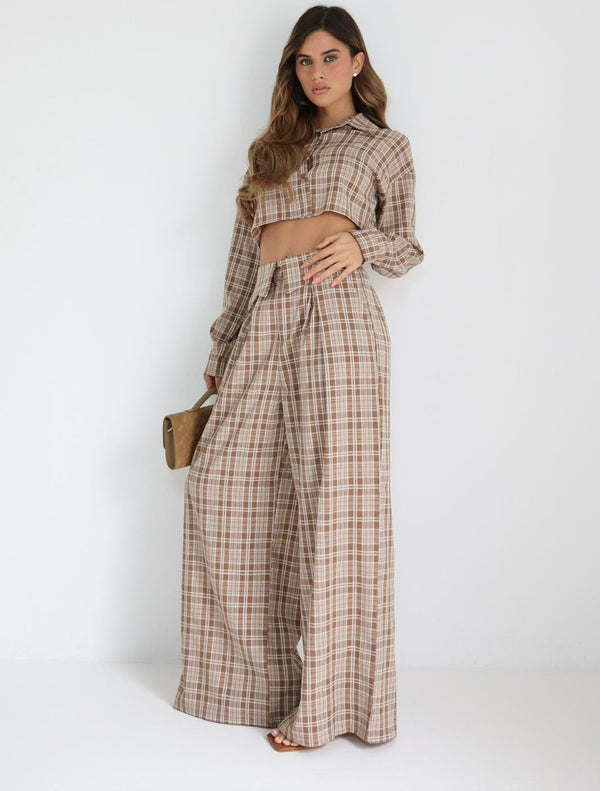 חליפה משובצת לנשים Brittni צבע חום קרופ ומכנס רחב