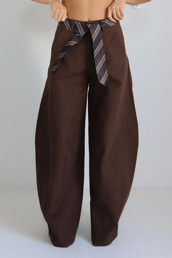 מכנס חום רחב לנשים עם חגורה קשורה