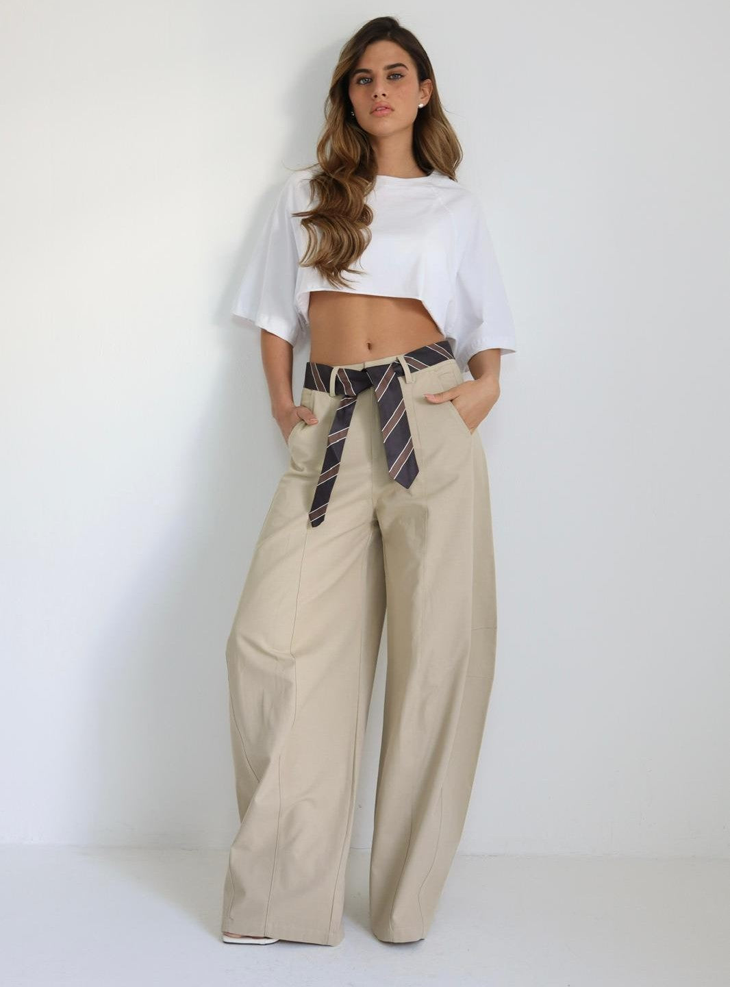 מכנס Aniva מראה מלא עם טופ קצר