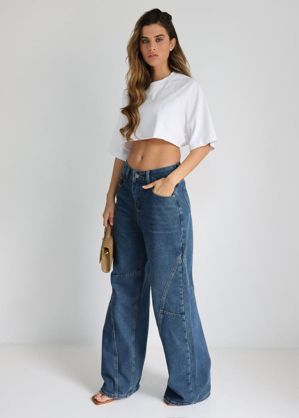 ג׳ינס Lotem בשילוב טופ קצר לבן