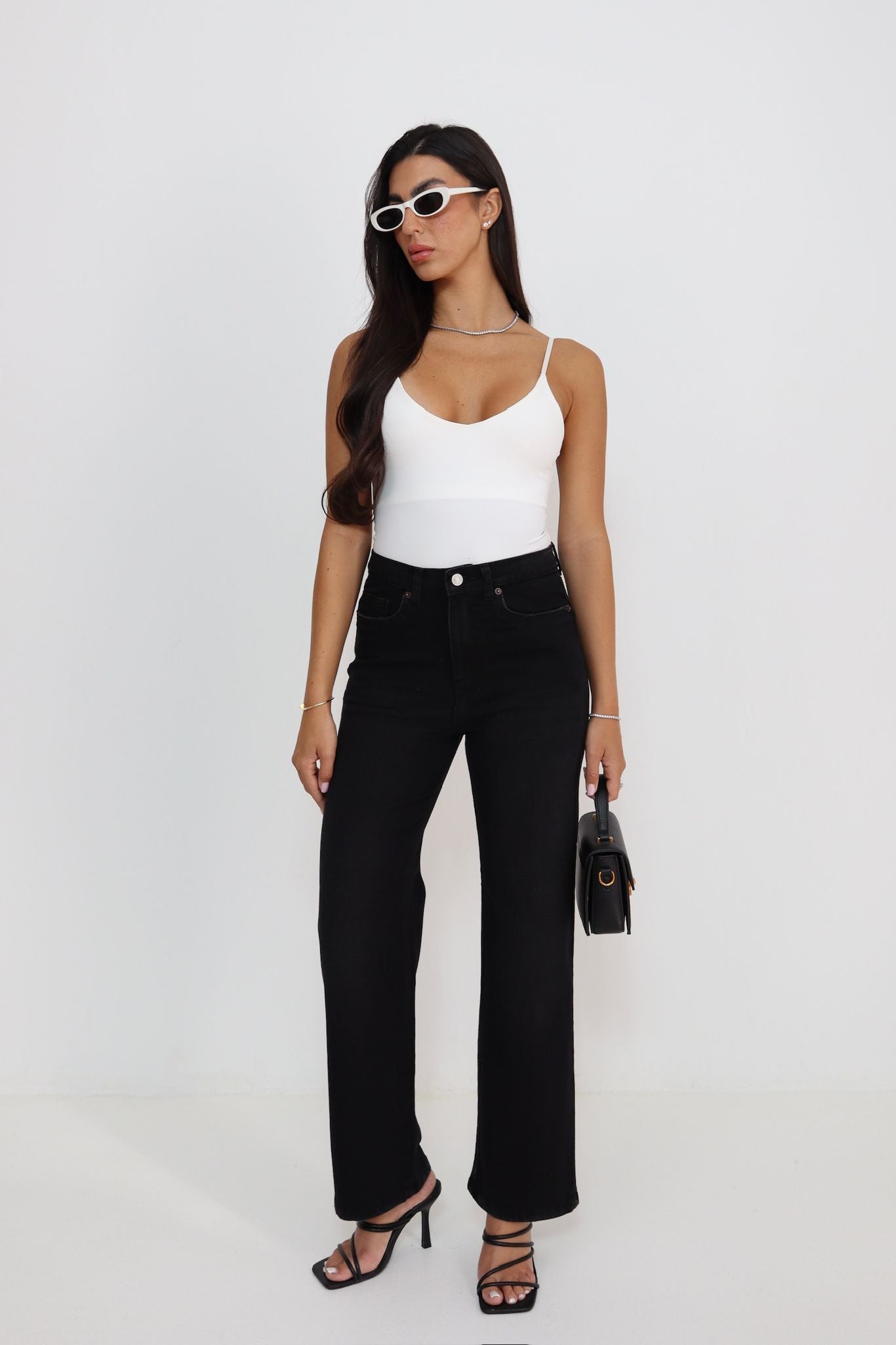 ג׳ינס רחב מחמיא עם מותן גבוהה 52fiftytwo