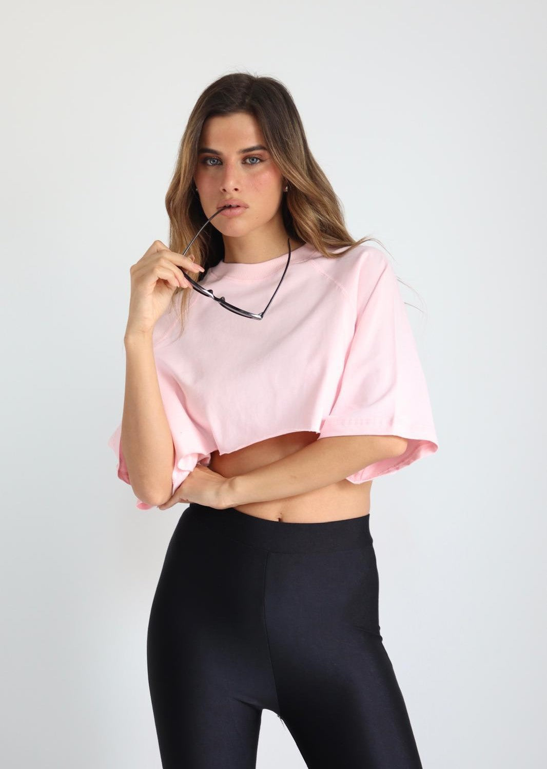 חולצת קרופ Ropi בצבע ורוד
