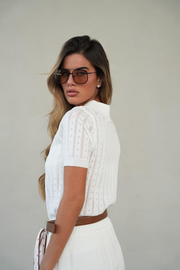 חולצת Iris לבנה לנשים עם צווארון
