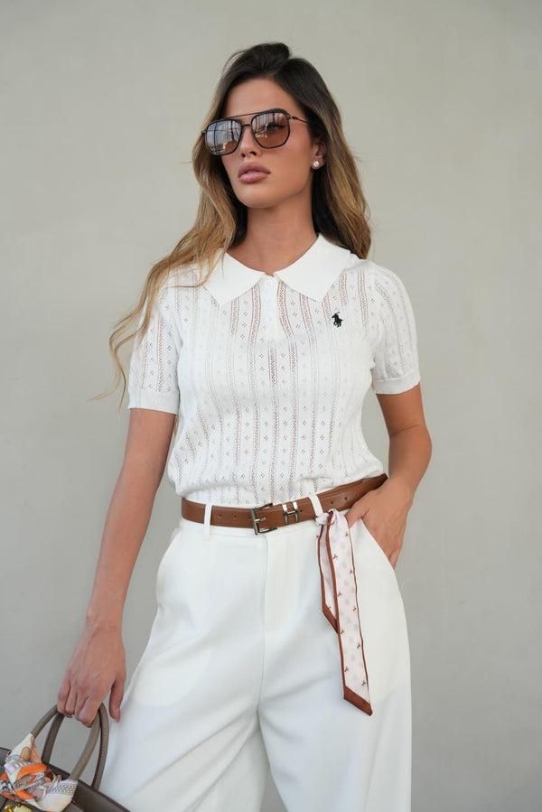 חולצת Iris לבנה עם מכנס אלגנטי
