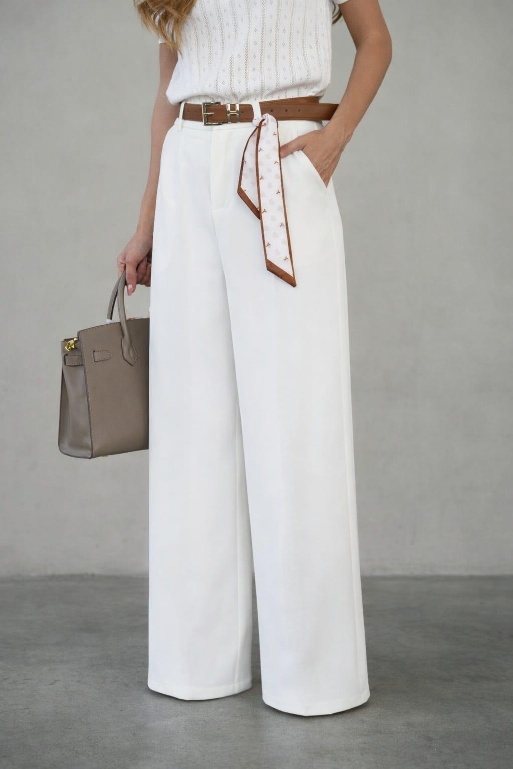 מכנס Mary מחויט בגזרה רחבה בצבע לבן לנשים