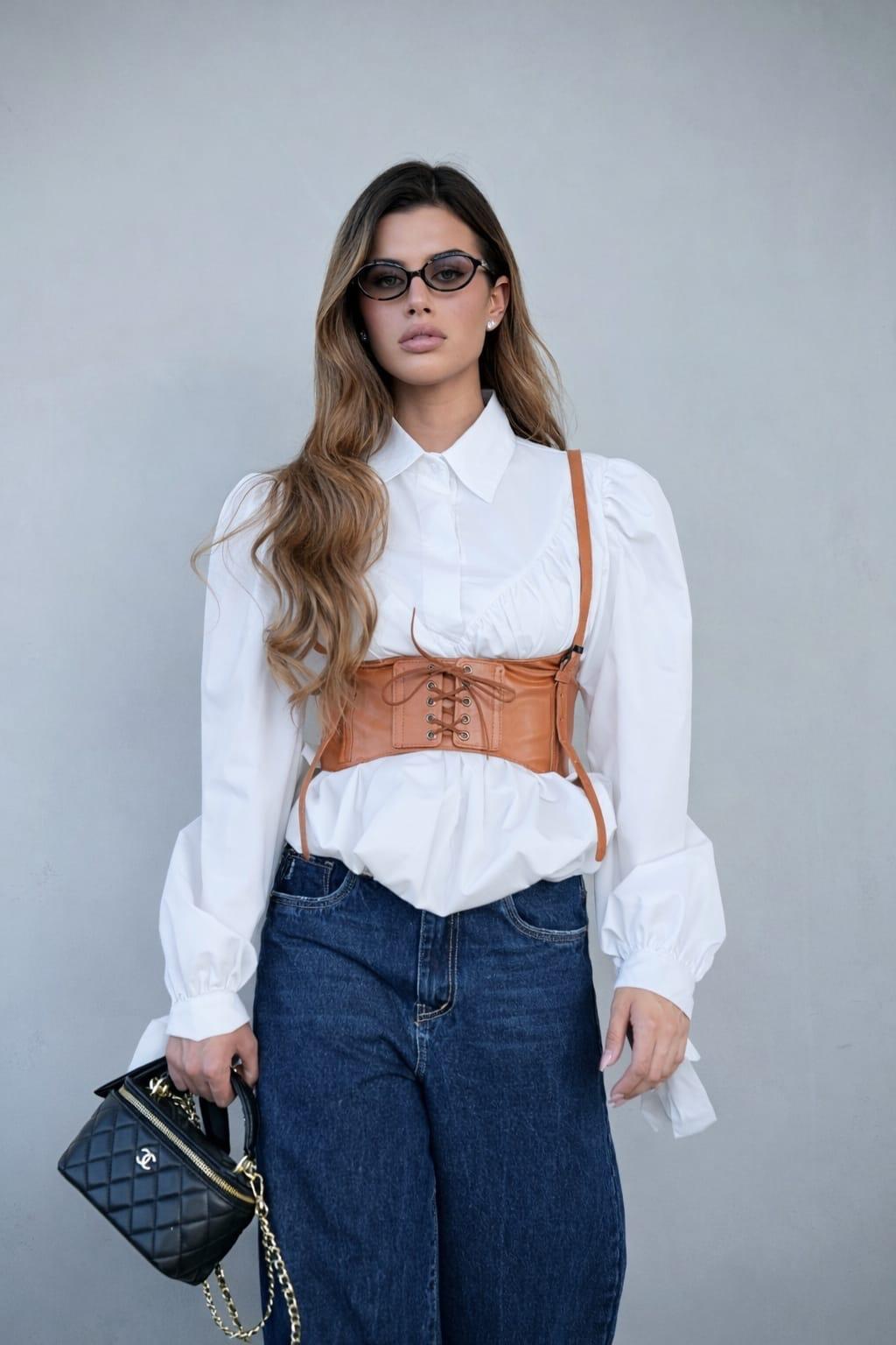 חולצת Reese לבנה אלגנטית עם צווארון קלאסי לנשים