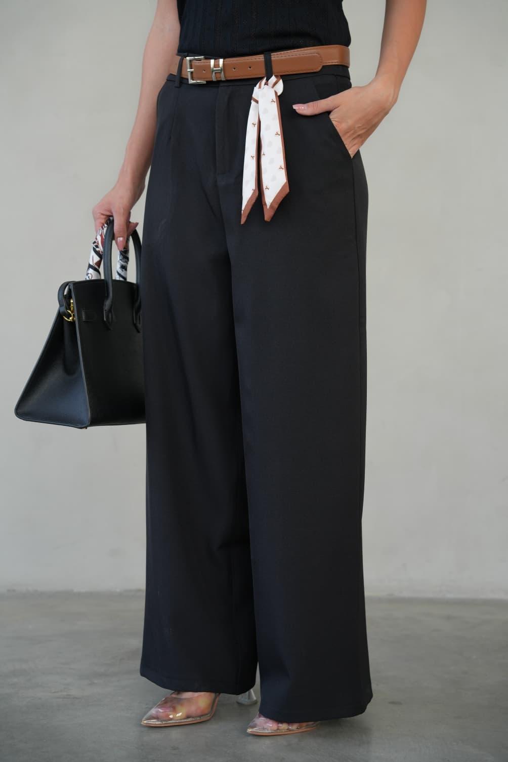 מכנס Mary מחויט בגזרה רחבה בצבע שחור לנשים