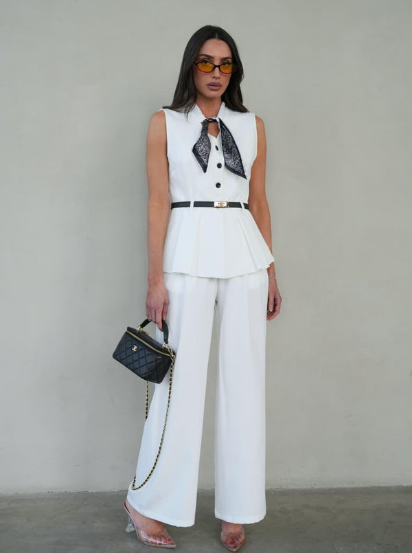 חליפת Neriya לבנה לנשים עם וסט מחויט ומכנס רחב אלגנטי | 52fiftytwo
