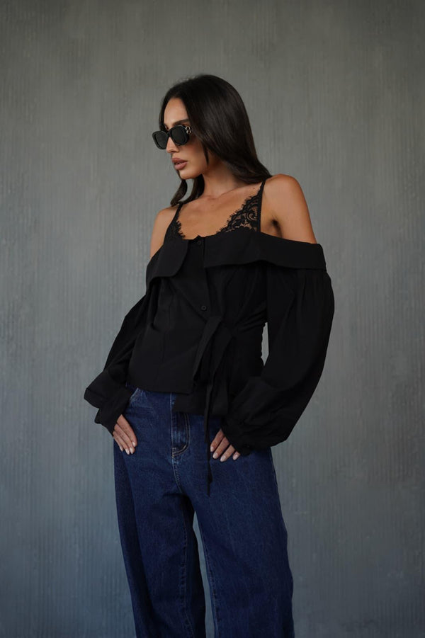 חולצת שחורה לנשים עם טופ תחרה ושרוולים ארוכים
