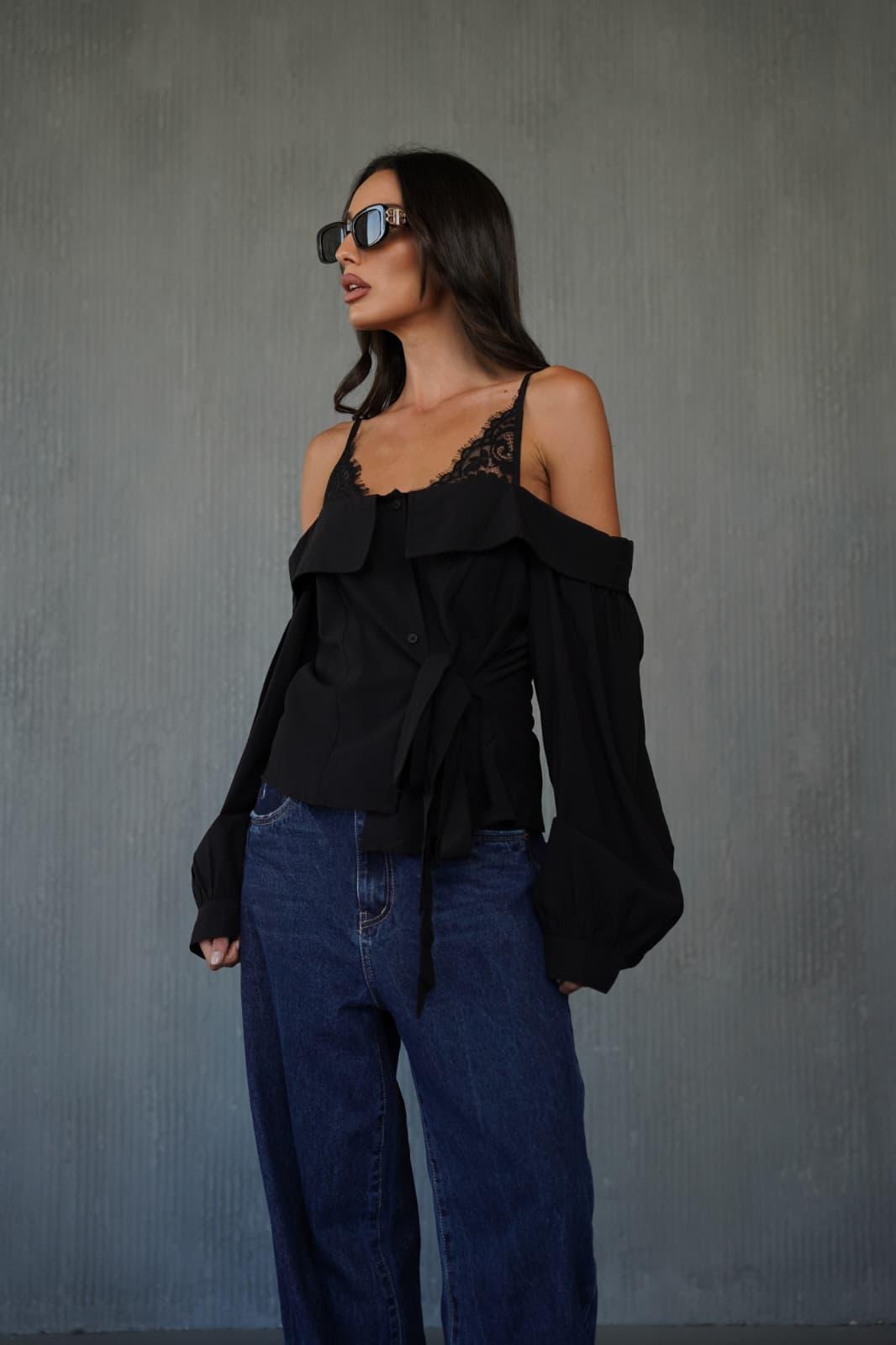 חולצת Brendo שחורה לנשים עם טופ תחרה ושרוולים ארוכים