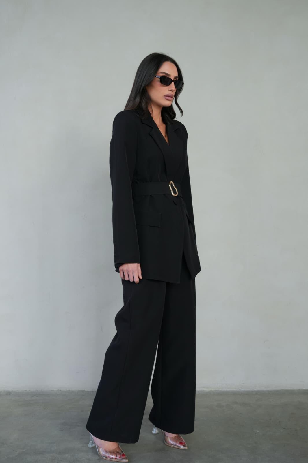 חליפת Amit בצבע שחור עם בלייזר אלגנטי לנשים