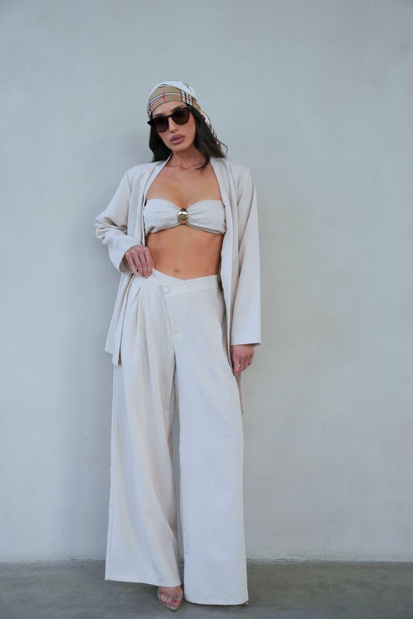 חליפת Almog שמנת – חליפה אלגנטית שלושה חלקים לנשים
