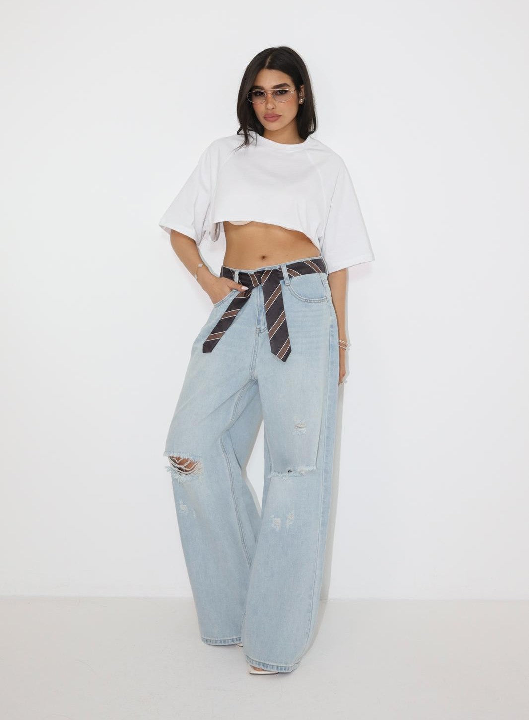 ג׳ינס Marco לנשים בגזרה רחבה בגוון תכלת עם קרעים אופנתיים