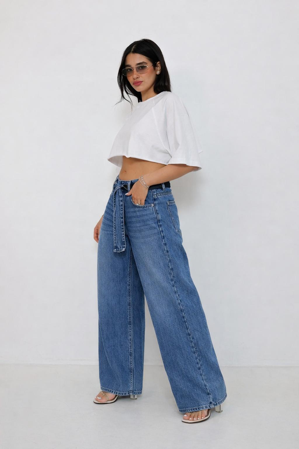 ג׳ינס Liam לנשים בגזרת wide leg עם מותן גבוהה וחגורה | 52fiftytwo
