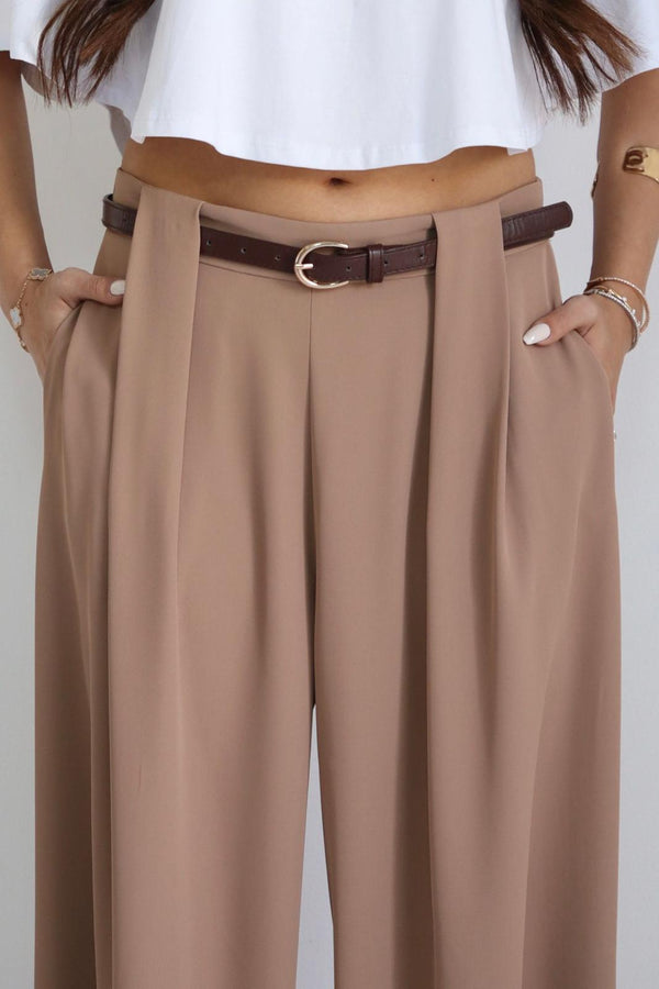 מכנס Erop בצבע חום בגזרה רחבה עם קפלים קדמיים