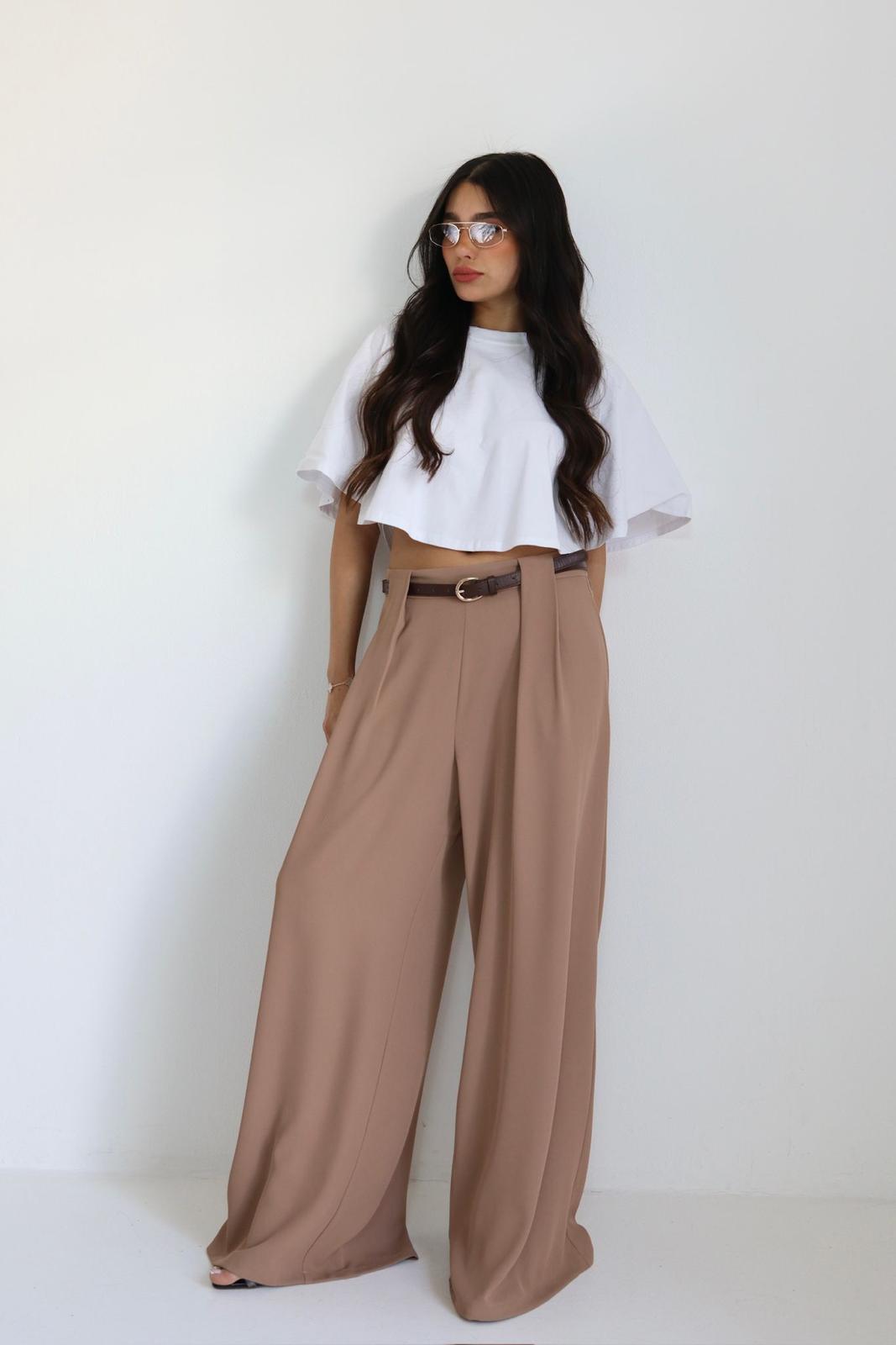  מכנס Erop בצבע חום בגזרה רחבה עם קפלים קדמיים
