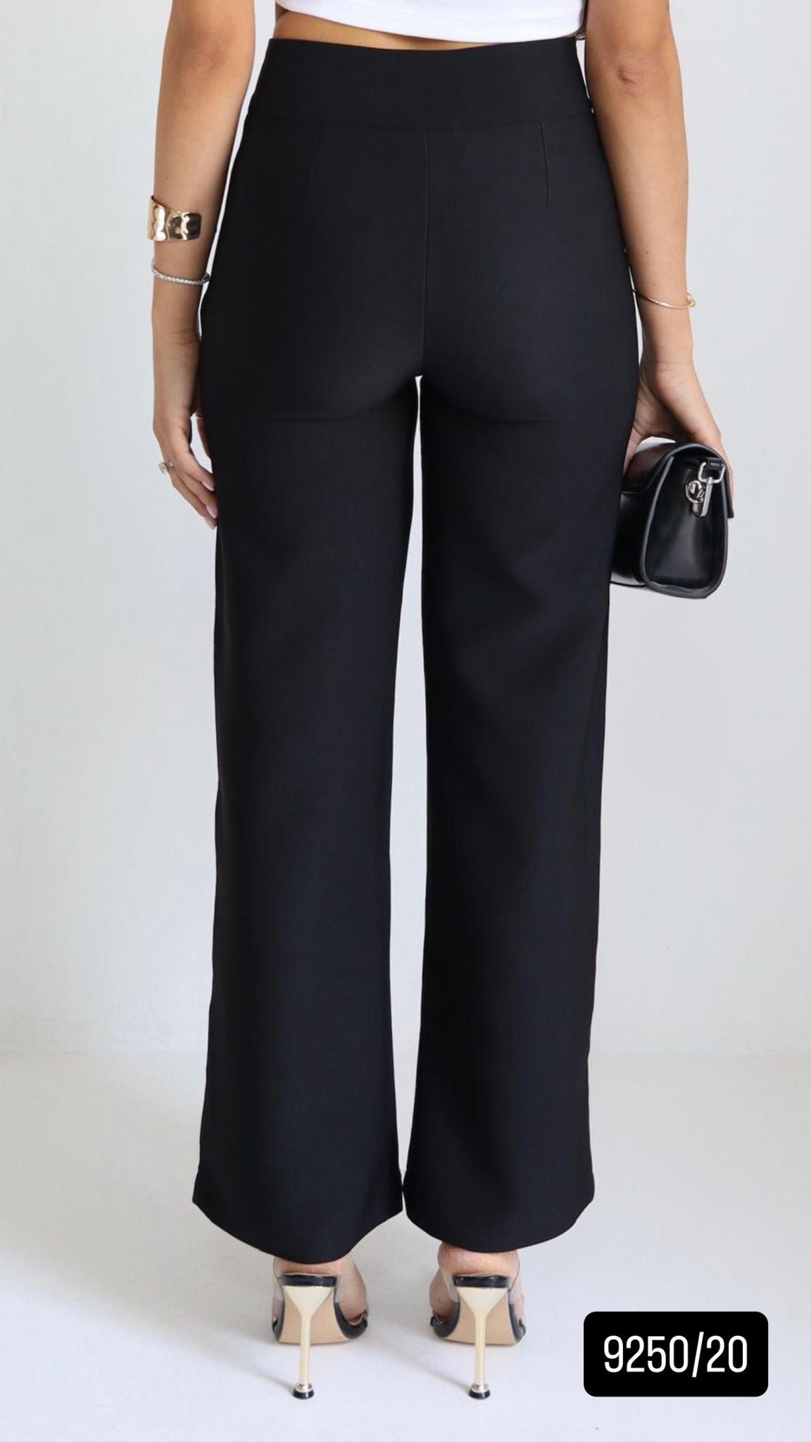 מכנס סקסו 9250/20 שחור גזרה גבוהה ורוכסנים בצדדים