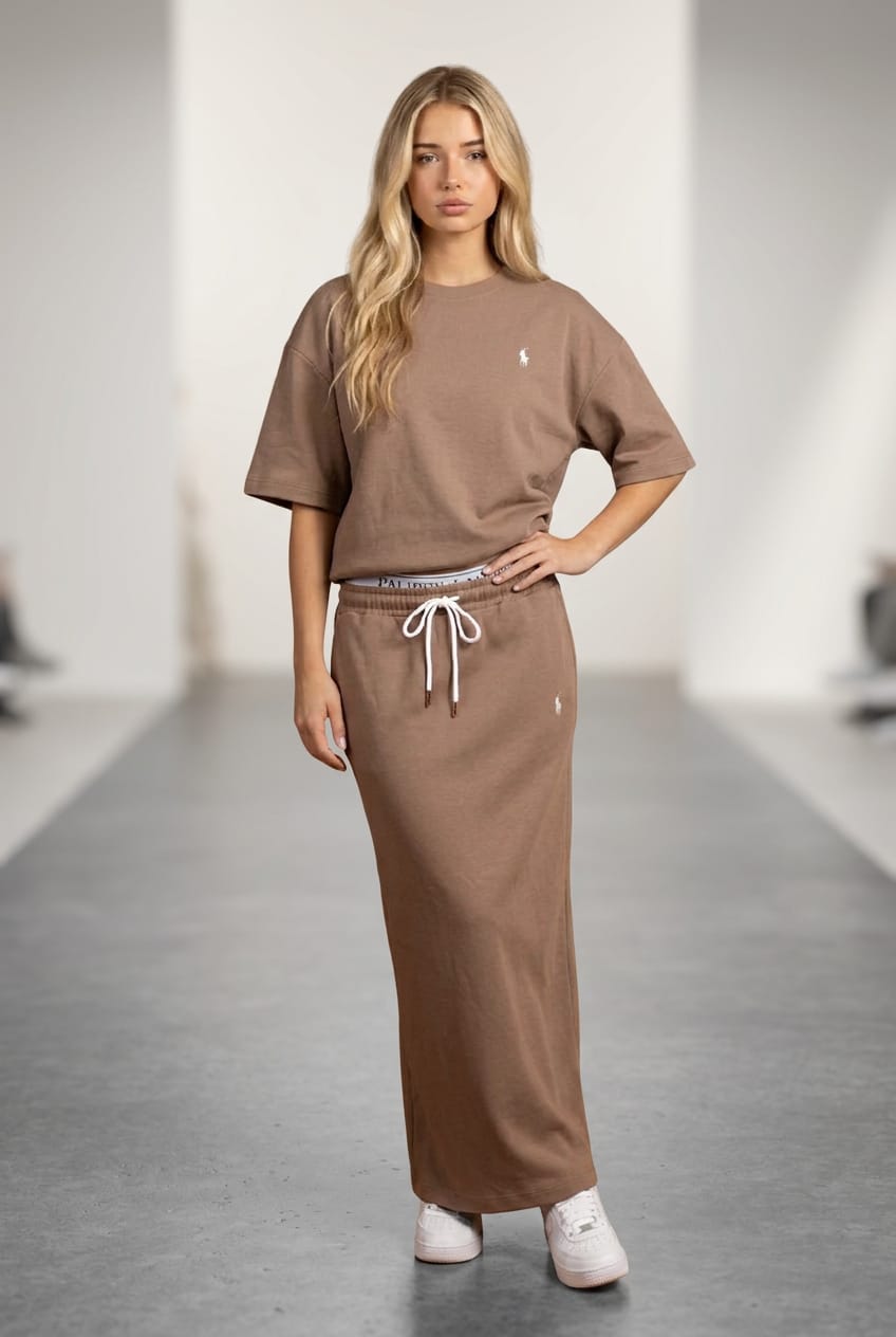 חליפת Kerem צבע חום סט חצאית ארוכה וחולצת טי
