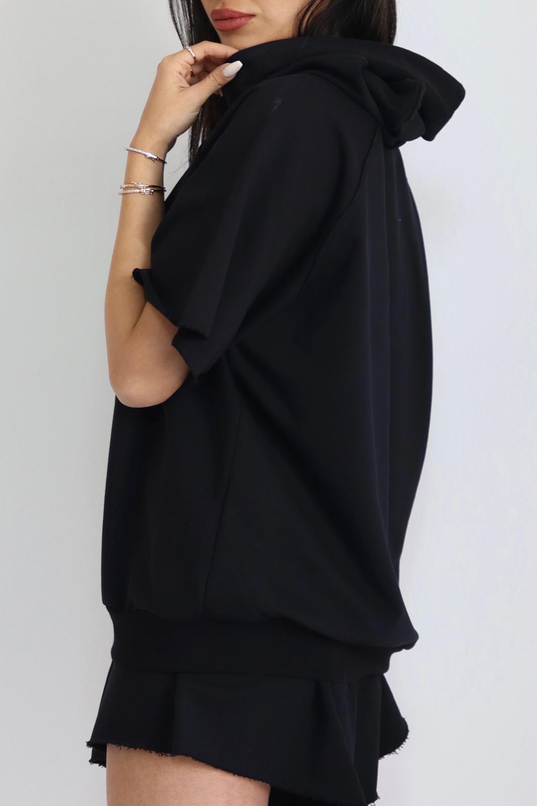 חליפת Reut שחורה סט קפוצון ושורט לוק יומיומי