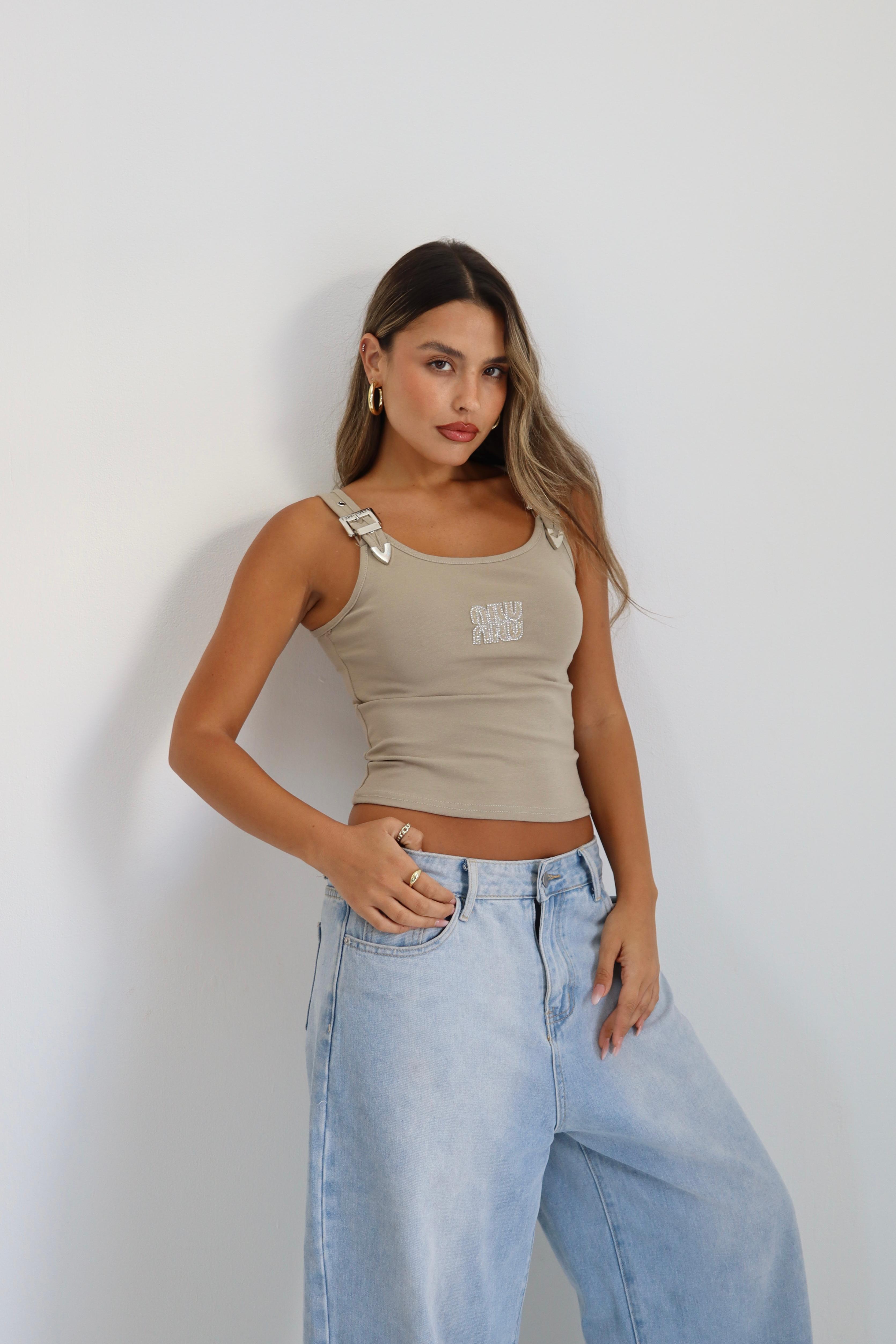 גופיית Mui טרנדית לנשים לשילוב לוק קזואלי או ערב