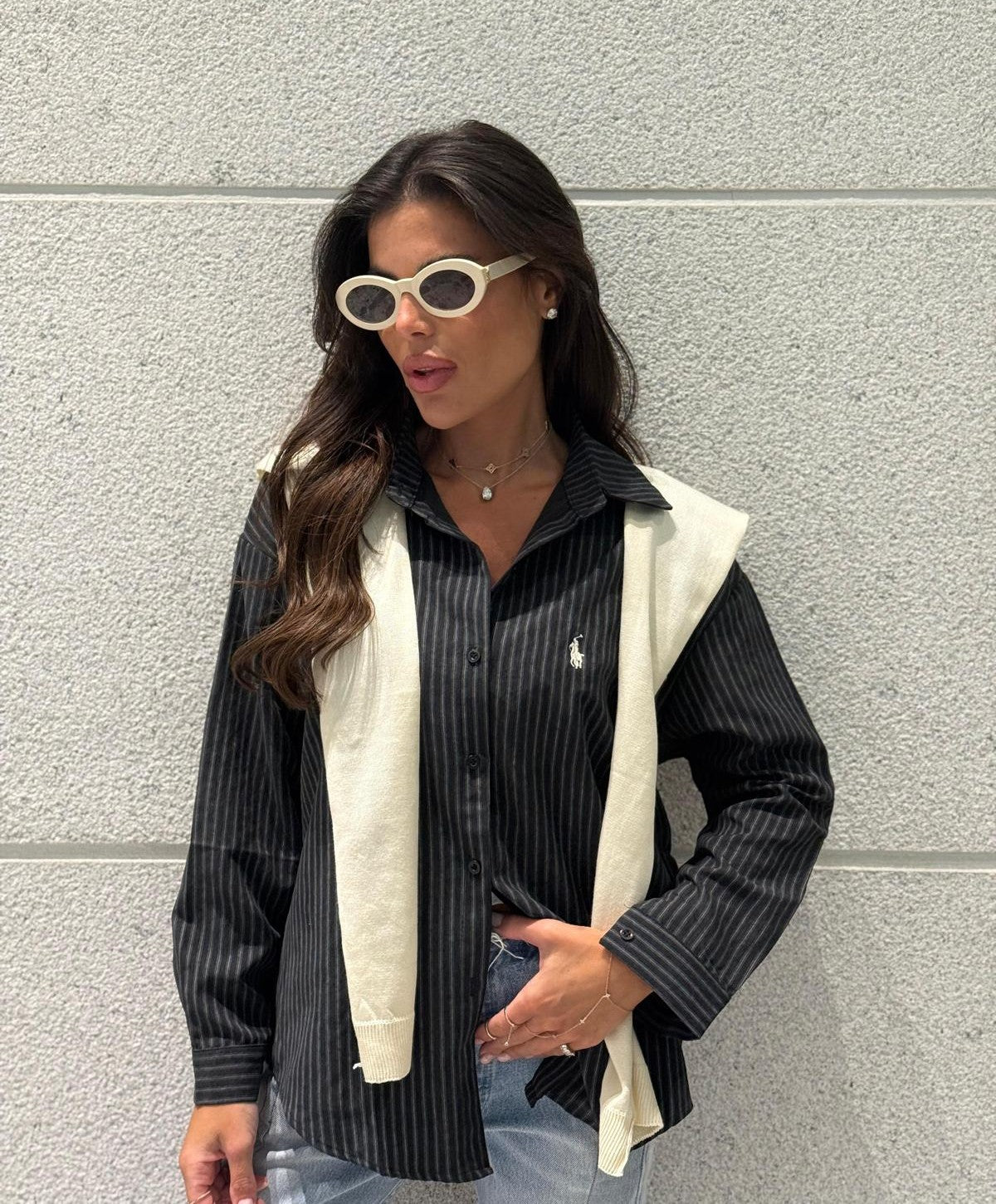 חולצת Liza מבט מקרוב על הבד