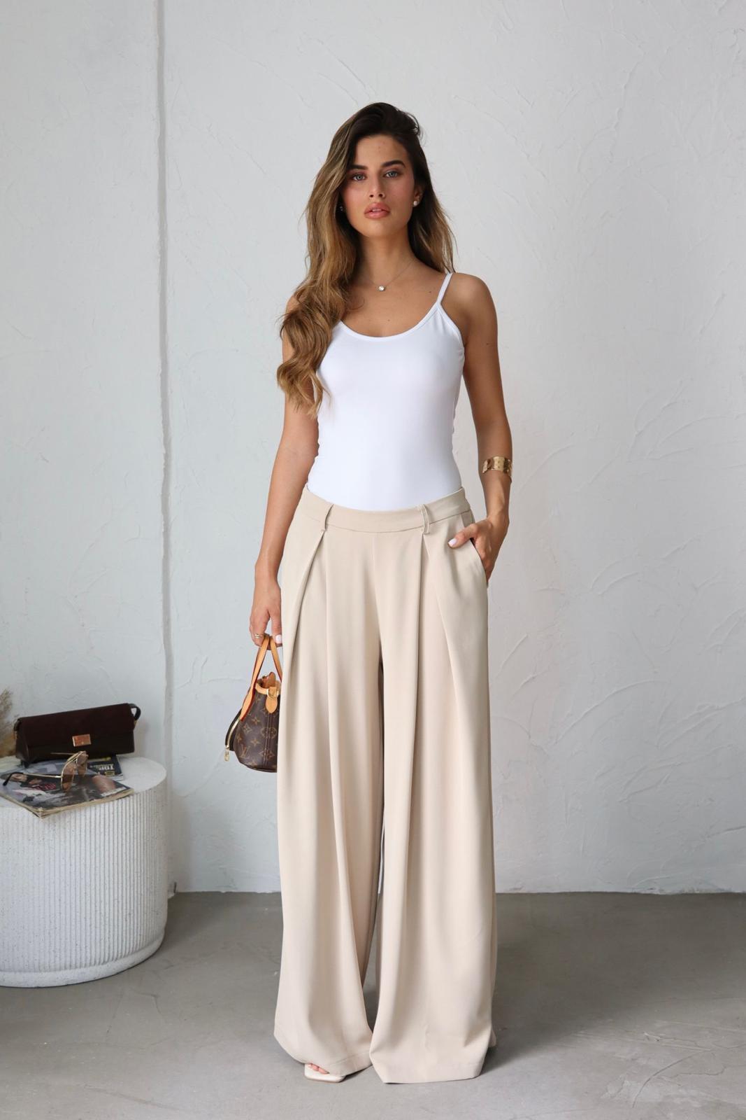 מכנס Kerem בז׳ לוק קזואל שיק