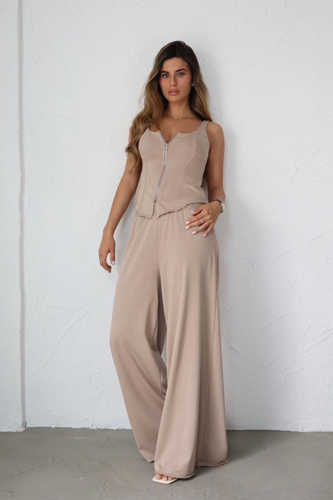 חליפת Matar בז׳ סט אופנתי לנשים