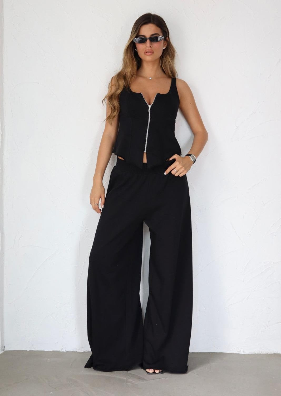 חליפת Matar שחור סט טופ ומכנס רחב