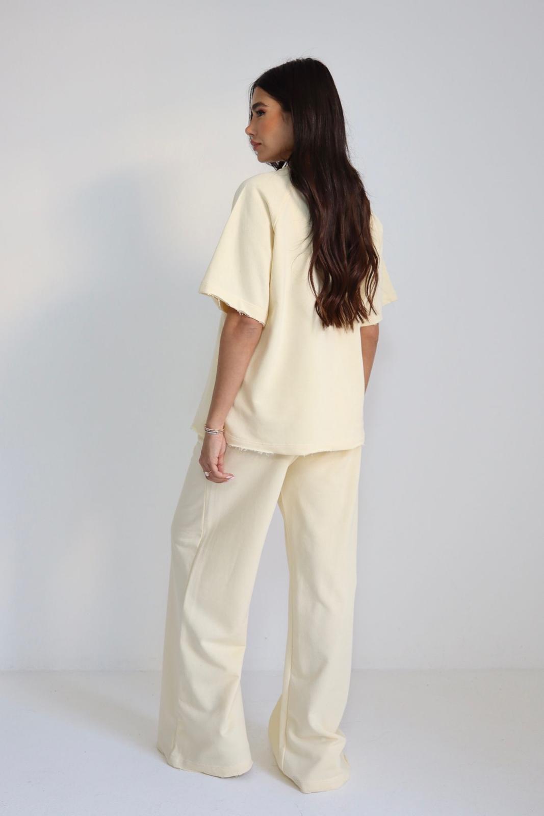 חליפת Raglen צהוב גזרה רחבה מחמיאה מבט אחורי