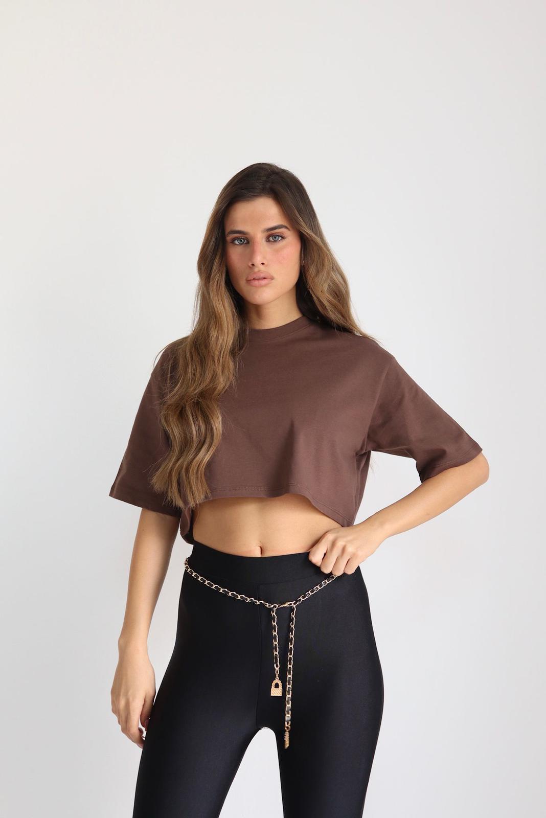 חולצת קרופ לנשים בצבע חום בגזרה רחבה
