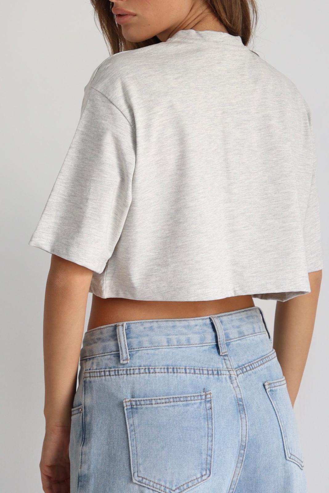 חולצת קרופ נשים חלקה עם גזרה רחבה
