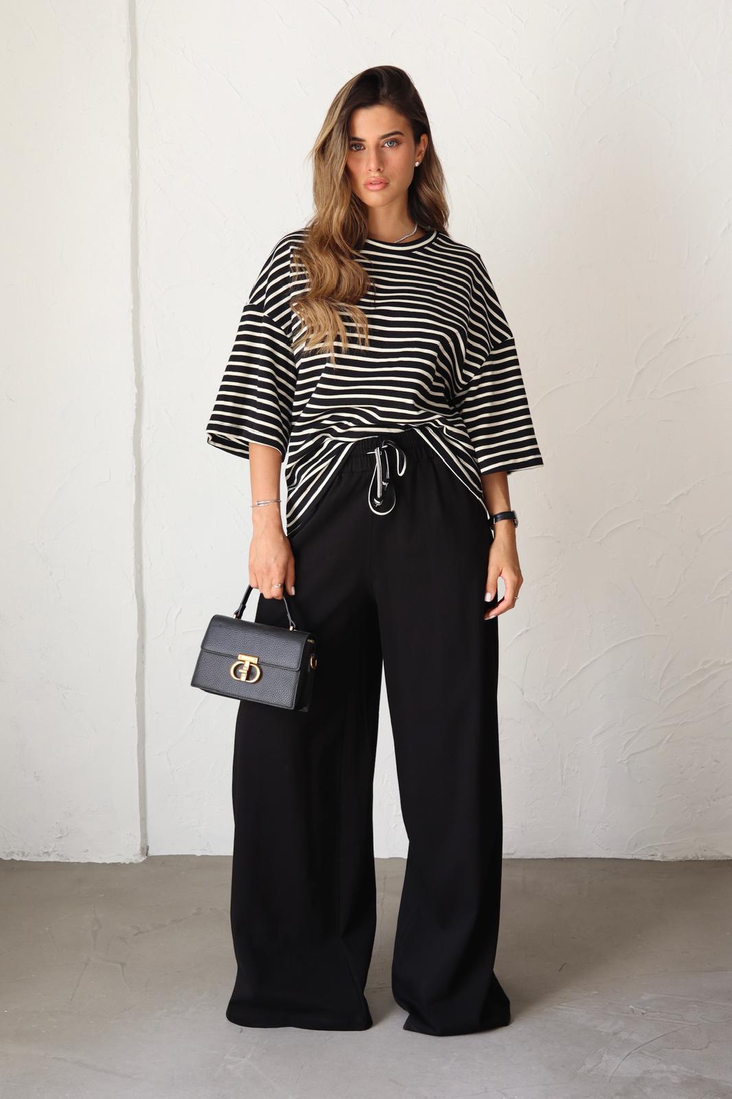 חליפה אופנתית לנשים עם פסים ומכנס רחב
