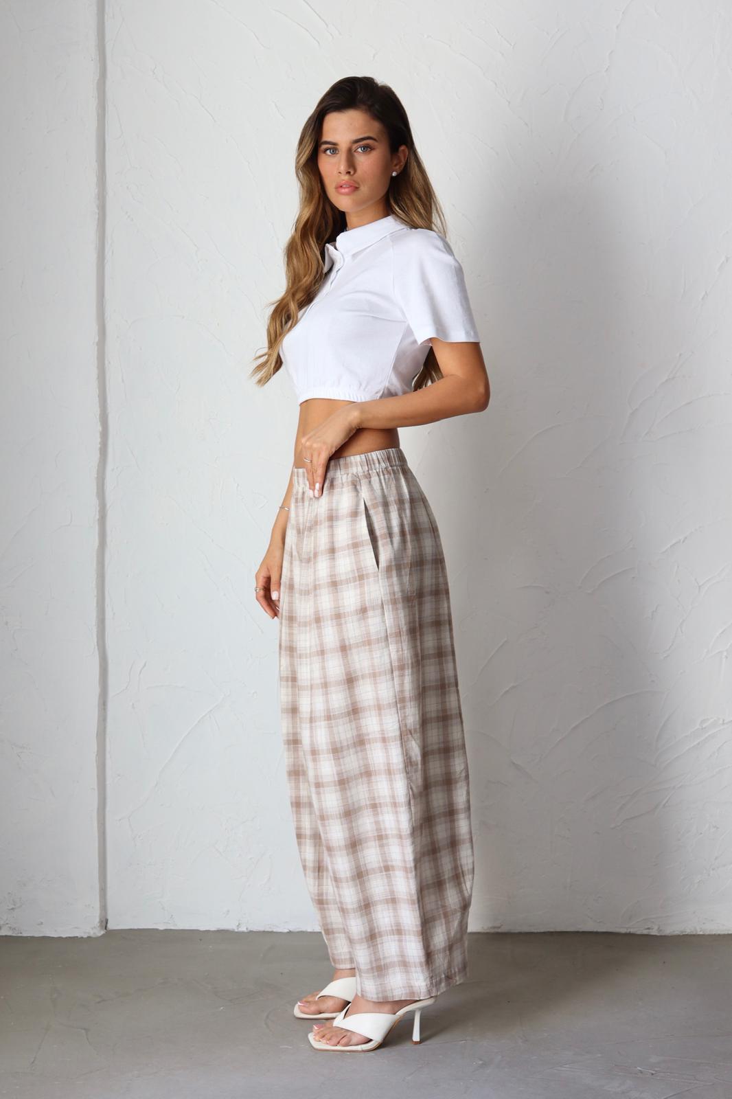 מכנס נשים משובץ בד קליל ונעים לקיץ
