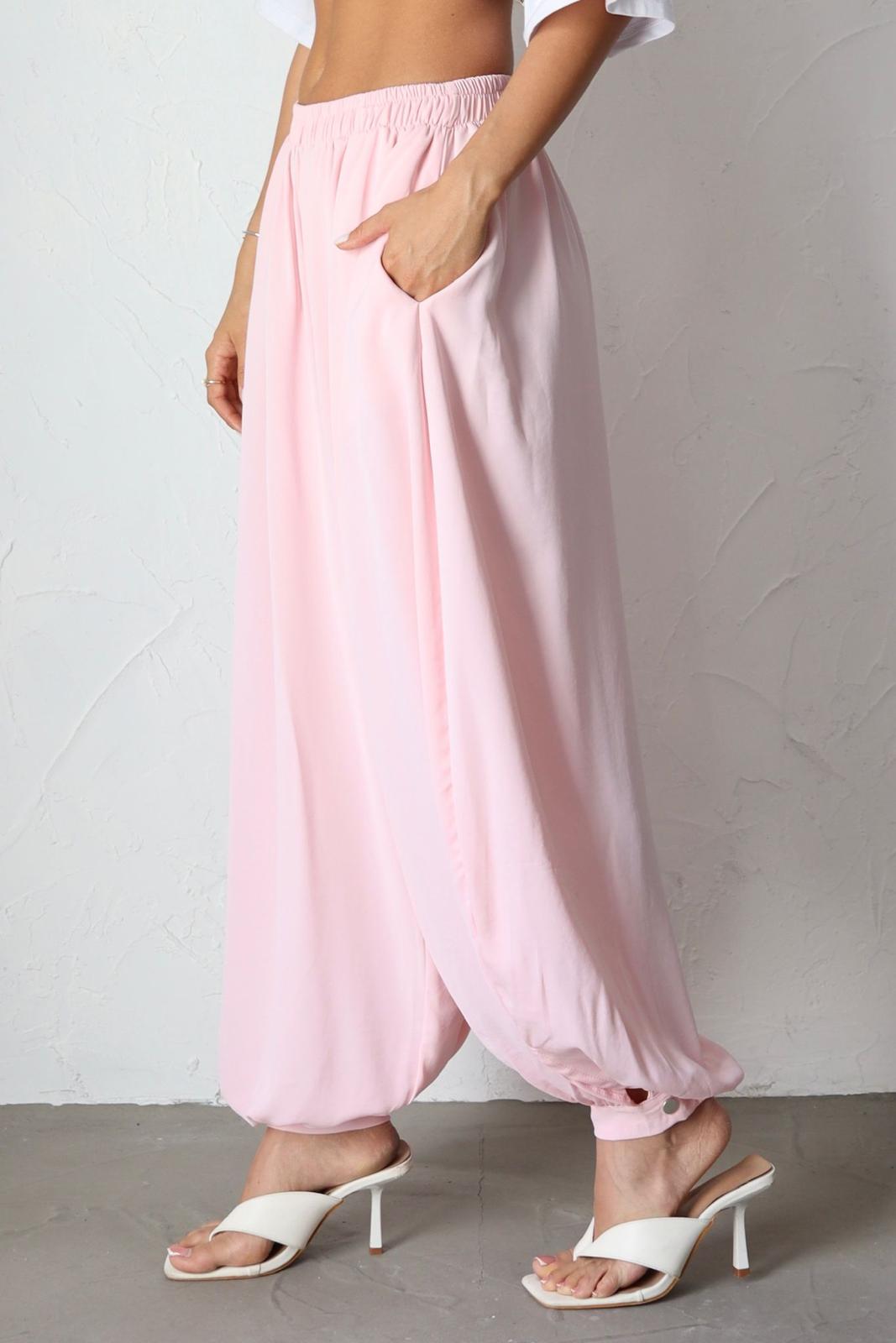 מכנס רחב לנשים בגזרה אופנתית עם גומי במותן צבע ורוד