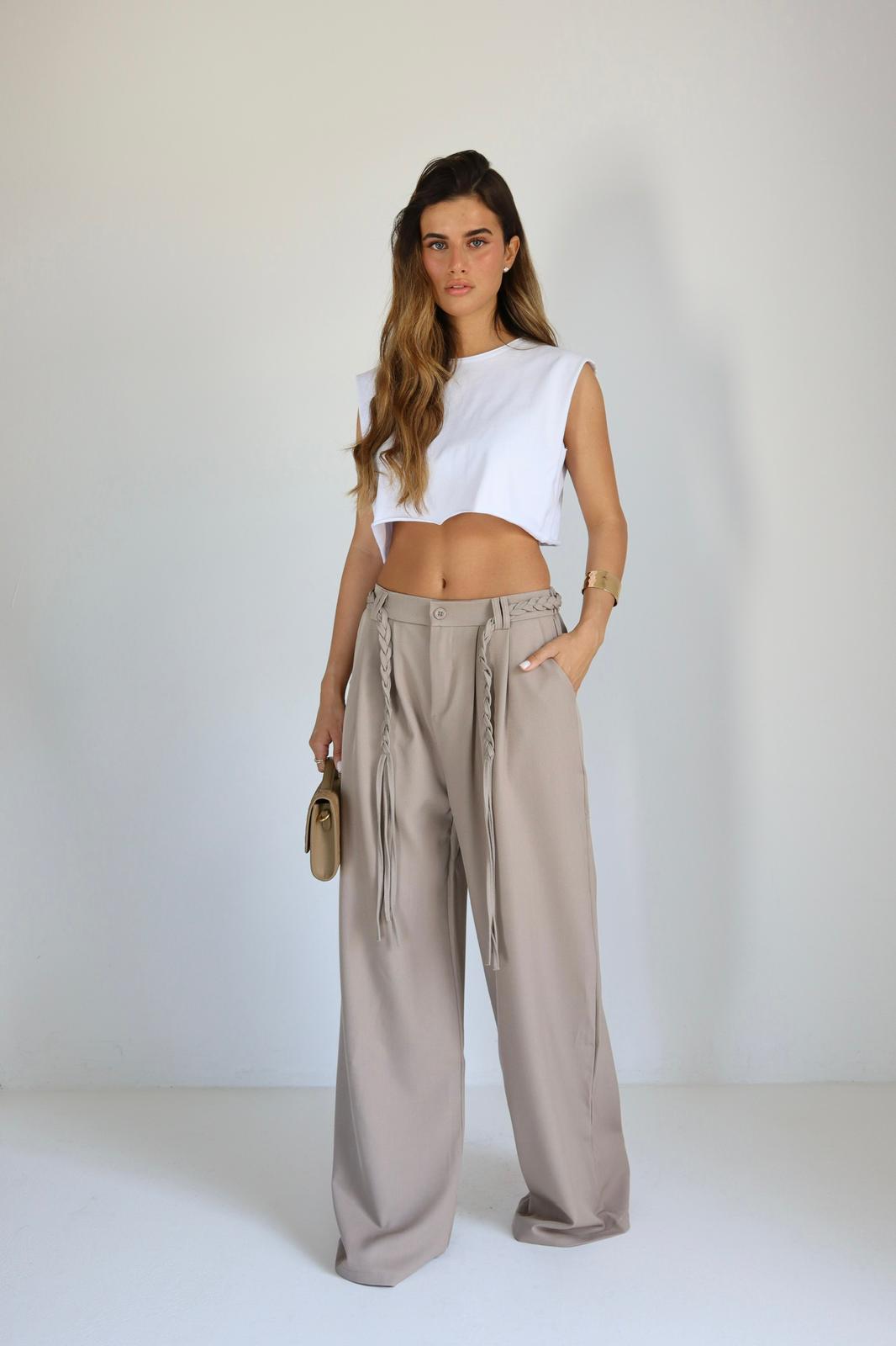 מכנס Motal בז בגזרה רחבה עם פרטי קליעה במותן