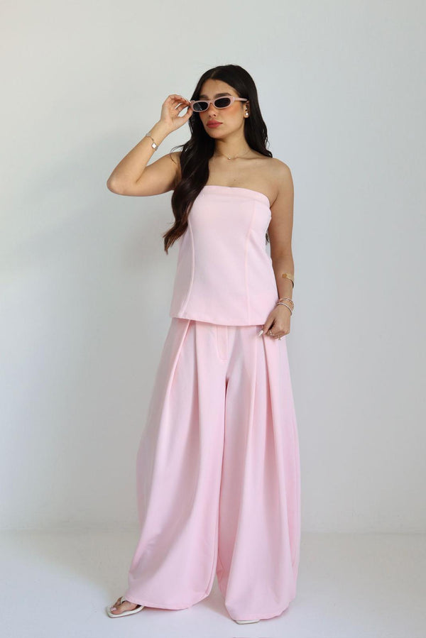 חליפת סטרפלס לנשים בצבע ורוד עם מכנס רחב
