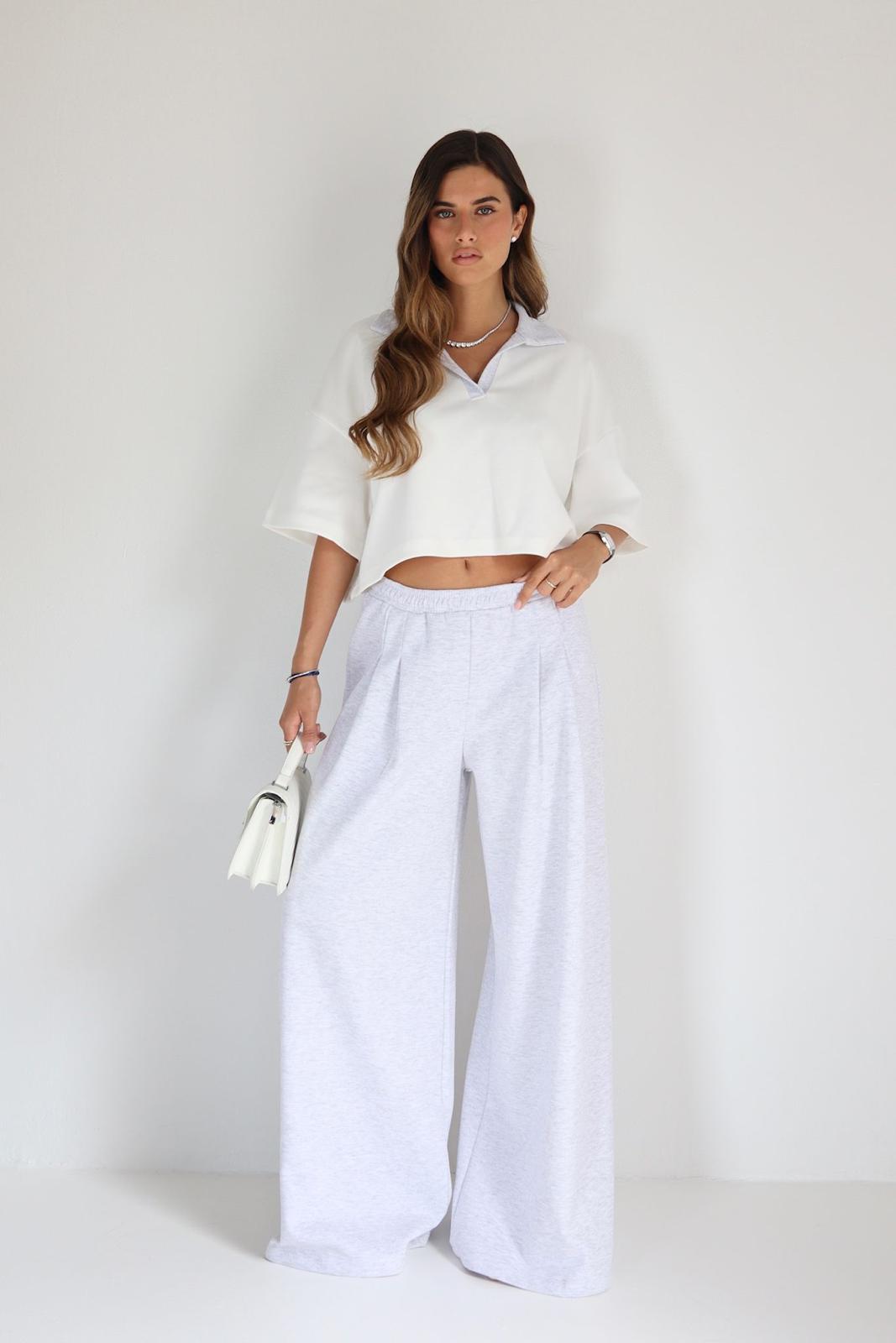 חליפת נשים עם מכנס נשפך