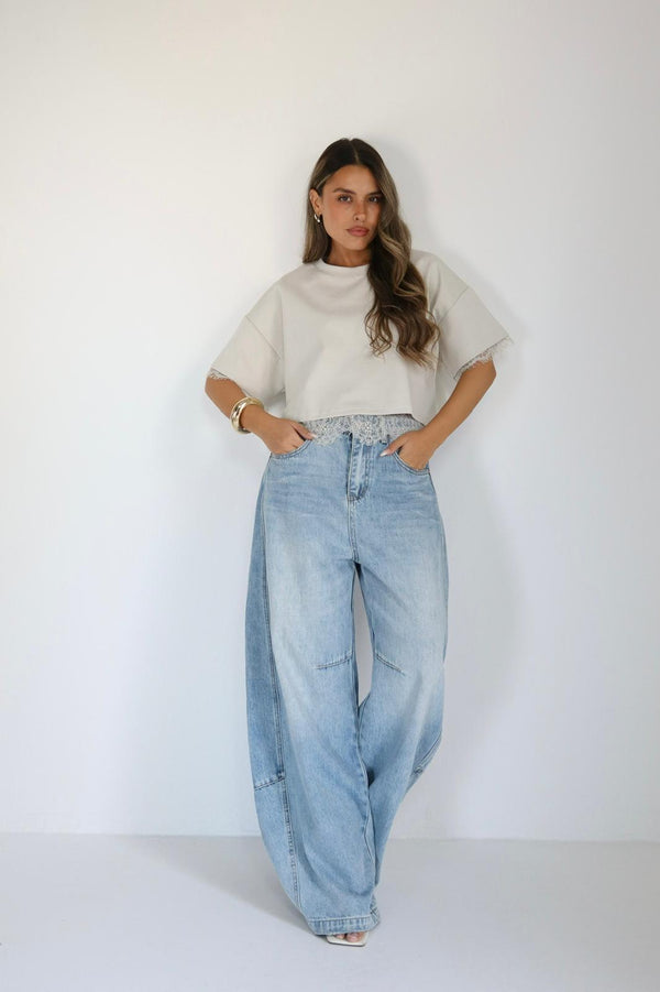 ג׳ינס Bela לנשים בגזרת wide leg אופנתית