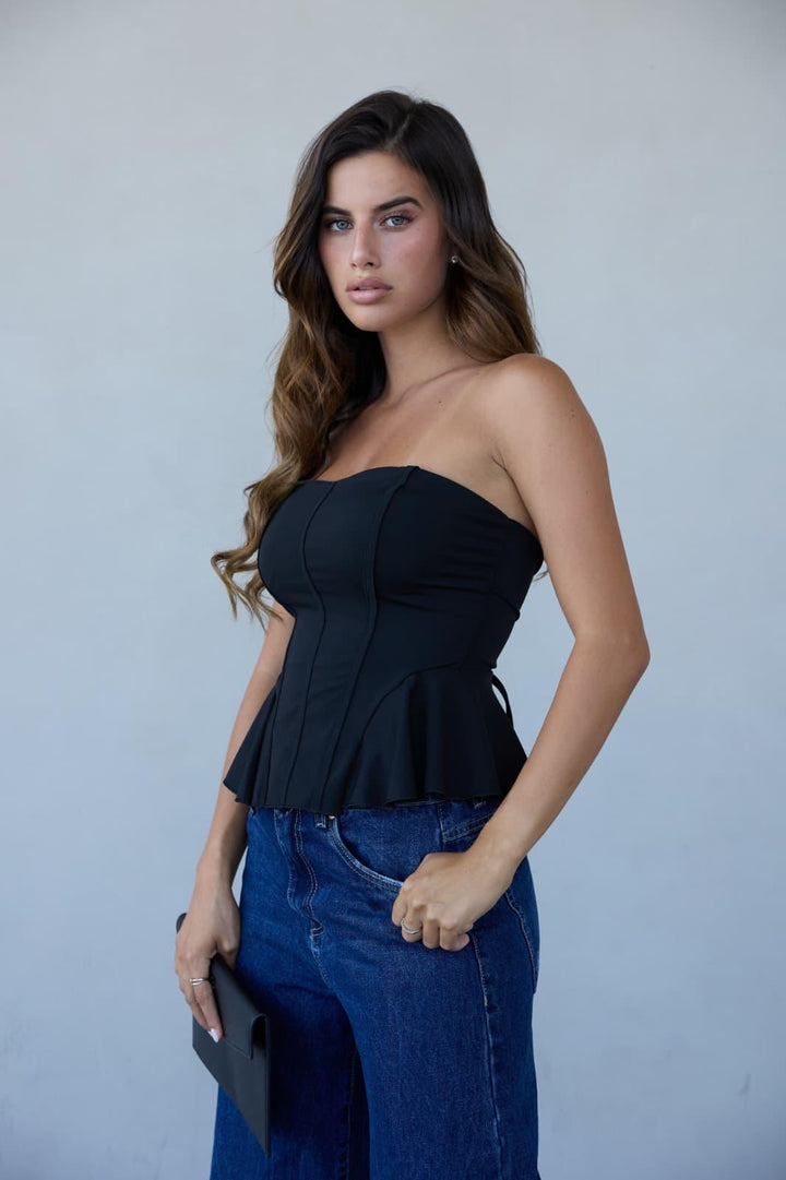 מחוך Erik בגזרת סטרפלס מחויטת