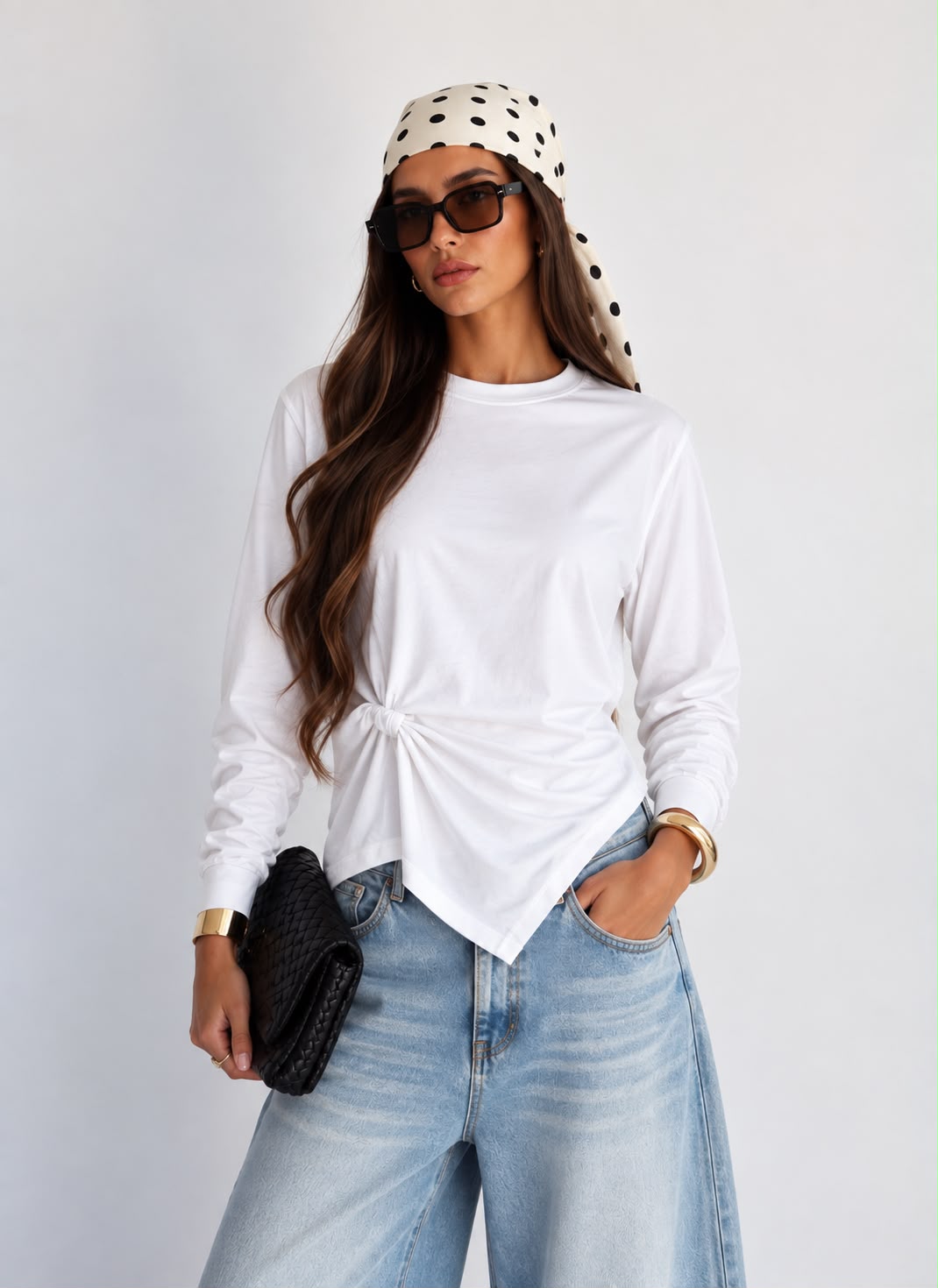 חולצת Maily לבנה לנשים עם שרוולים ארוכים וקשירה קדמית