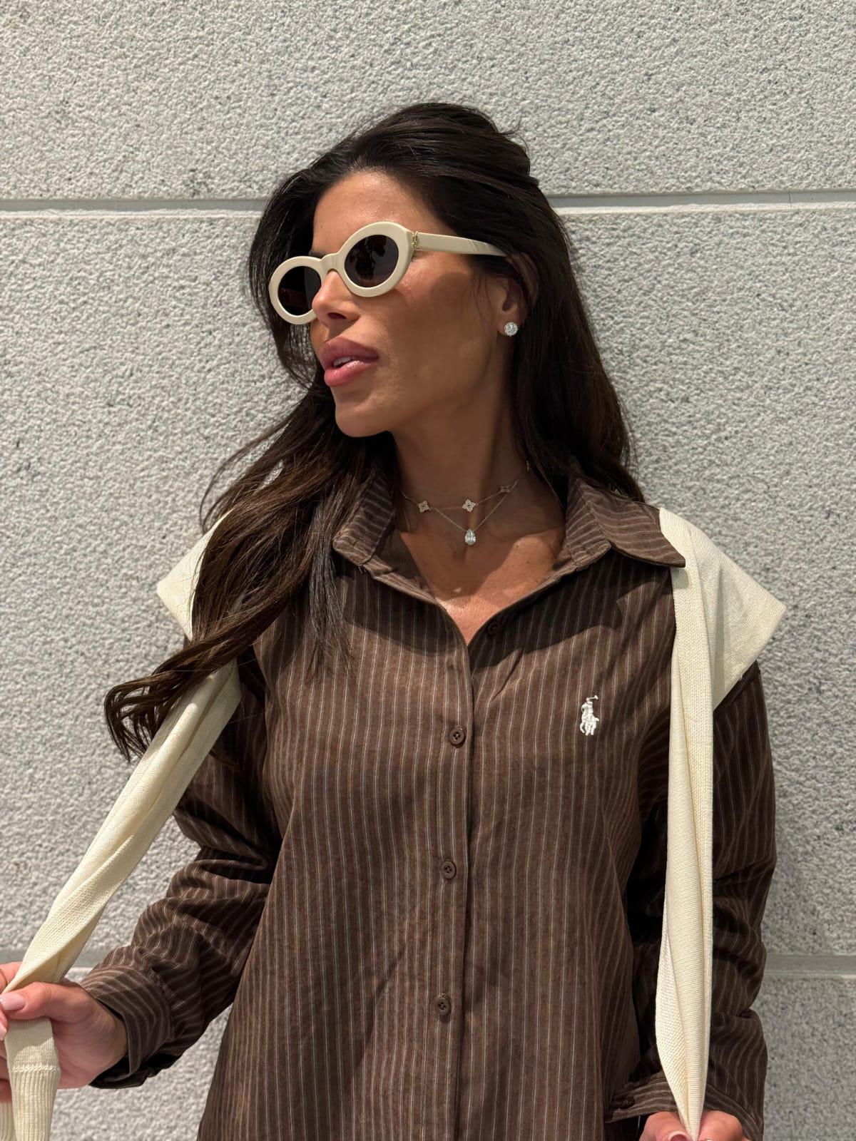 חולצת Liza חום פסים לוק אופנתי