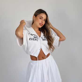תפסי את הלוק הכי מרענן של העונה 🍋
חליפה קלילה, נוחה בטירוף וסטייליסטית ברמות – פשוט זורקים ויוצאים מהבית עם חיוך.
בשלושה צבעים הורסים – ורוד, לבן וצהוב. איך בוחרים אחד?! 😍

🛍 עכשיו באתר >> https://52fiftytwo.co.il/product/5394

#סטייל_שלך #חליפת_קיץ #קולקציה_חדשה #אופנה_לנשים #שופינג_אונליין #בגדי_קיץ #מותג_אופנה #סטייל_נוח #לוק_יומיומי