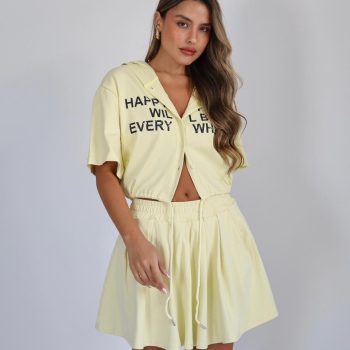 תפסי את הלוק הכי מרענן של העונה 🍋
חליפה קלילה, נוחה בטירוף וסטייליסטית ברמות – פשוט זורקים ויוצאים מהבית עם חיוך.
בשלושה צבעים הורסים – ורוד, לבן וצהוב. איך בוחרים אחד?! 😍

🛍 עכשיו באתר >> https://52fiftytwo.co.il/product/5394

#סטייל_שלך #חליפת_קיץ #קולקציה_חדשה #אופנה_לנשים #שופינג_אונליין #בגדי_קיץ #מותג_אופנה #סטייל_נוח #לוק_יומיומי