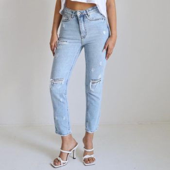 הג’ינס שלא תרצי להוריד 👖
גזרה גבוהה, קרעים מדויקים, מושב מחמיא וצבע קיץ קלאסי!
דגם 7005/263 מבית Sexso – הכי סטייל, הכי נוח, הכי את.

💻 עכשיו באתר >> https://52fiftytwo.co.il/product-category/jeans

#שופינג_אונליין #גינס_נשי #סטייל_יומיומי #מותג_אופנה #קולקציה_חדשה #אופנה_לנשים #גינס_קרעים #פאשן_בסטייל #מזמינה_אונליין
